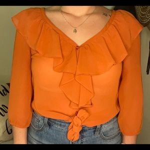 Beautiful ruffled top, large